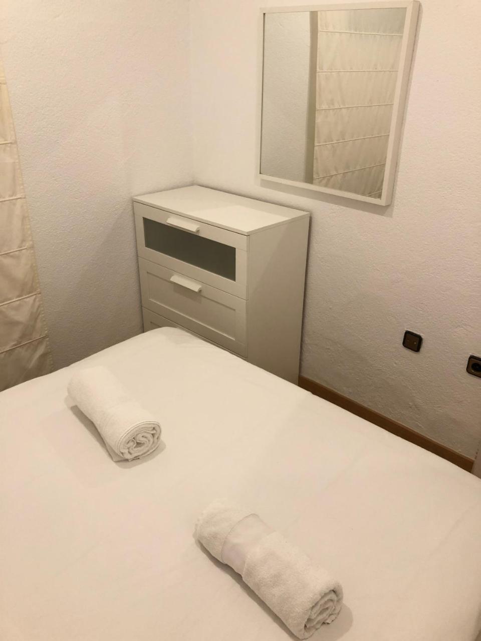New! Apartment In Sarria Near Metro บาร์เซโลนา ภายนอก รูปภาพ